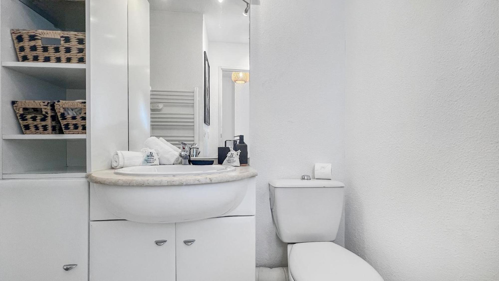 Homey Wild - Proche Gare Et Tram - Proche Centre - Balcon Prive - Parking Prive - Wifi Gratuit Аннемас Экстерьер фото